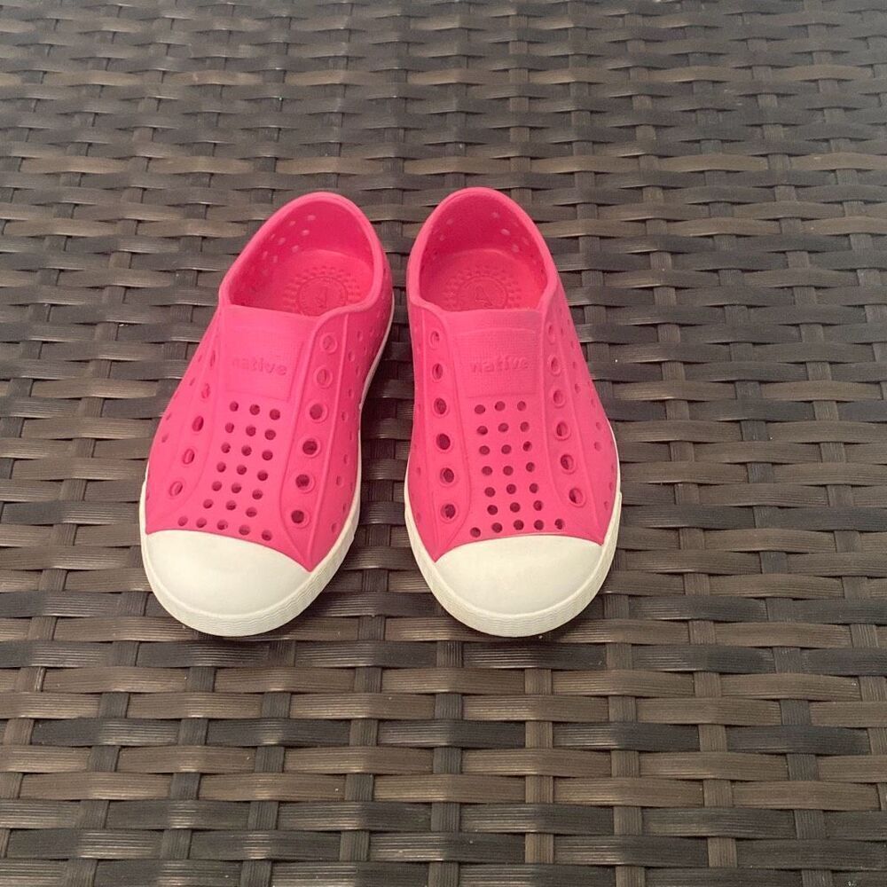 Native Jefferson shoes, children’s size 7